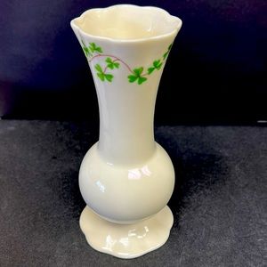 - Vintage Shannon fine porcelain bud vase with shamrock design